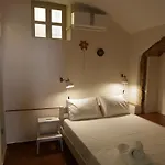 Fivos