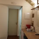 Fivos