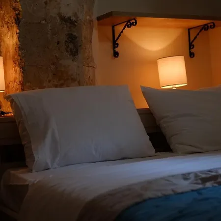 Fivos 게스트하우스