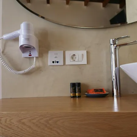 Fivos 게스트하우스