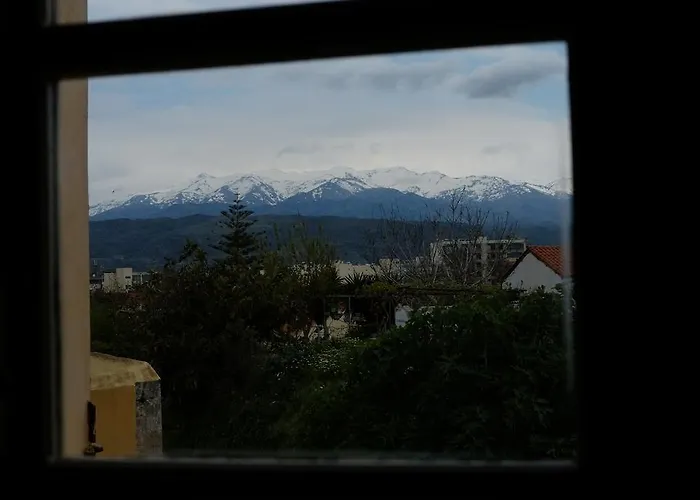 Konukevi Fivos Hanya