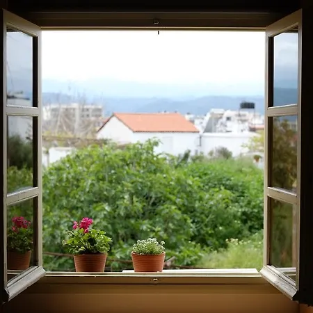 Fivos Casa de hóspedes 4*