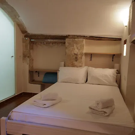 Fivos Casa de hóspedes 4*